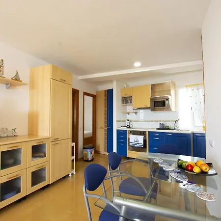 Book Jet - Harbour Bliss View And Wifi Apartment *